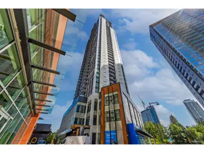 Live in style in this brand new 1-bedroom, 1-bathroom condo on the 30th floor of a high-end high-ris...