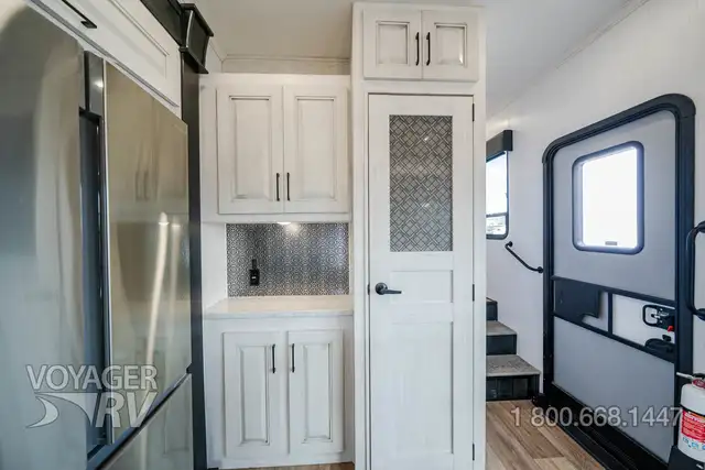 2023 Heartland Bighorn 3215RL in Travel Trailers & Campers in Kelowna - Image 45