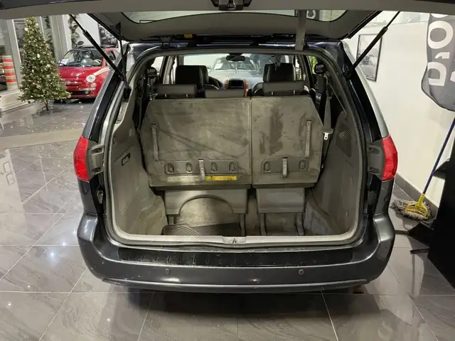 2007 Toyota Sienna XLE LTD AWD in Cars & Trucks in City of Montréal - Image 8