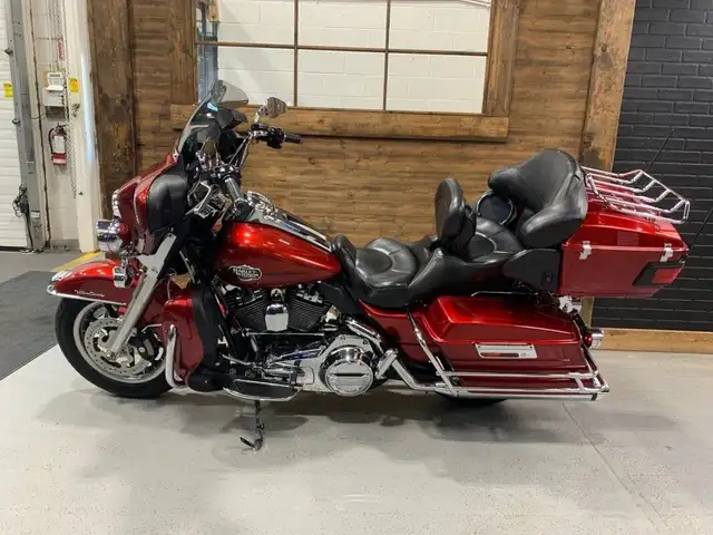 2008 Harley-Davidson Electra Glide Ultra Classic in Street, Cruisers & Choppers in Oshawa / Durham Region - Image 6