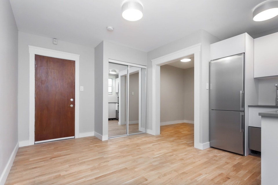 renovated bachelor - ID 63 5
