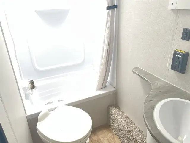 2022 Hideout 262BH--CLEARANCE PRICING in Travel Trailers & Campers in Sudbury - Image 12