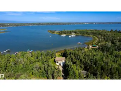 Welcome to your private lakeside retreat at 4 Sunshine Bay Road! This property provides just over 1/...