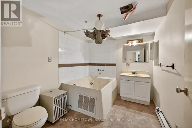 1327 1000 ISLANDS PARKWAY Front of Yonge, Ontario in Houses for Sale in Kingston - Image 24