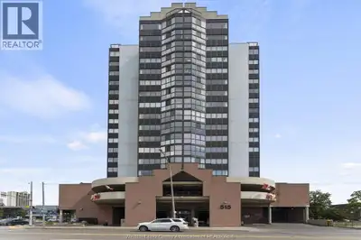 Welcome to waterfront living at its finest.This thoughtfully designed 1-bedroom plus den condo offer...