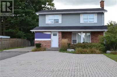 Rare opportunity to invest in one of the fastest growing areas of Niagara Region. This versatile Dow...