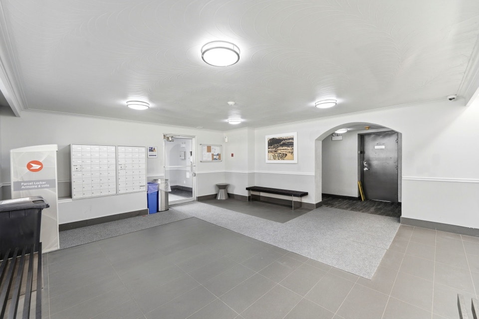 85 & 89 Willow Road Apartments - 1 Bedroom, 1 Bath Apartment for 5