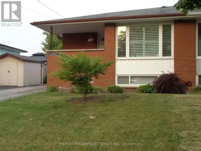 Cozy all brick 3+1 bedroom, 1.5 bath semi-detached bungalow with sperate side entrance (in-law poten...