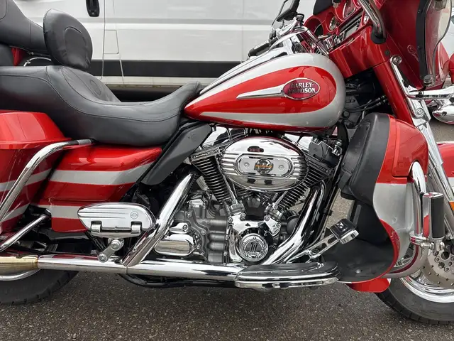 2008 Harley-Davidson CVO Electra Glide Ultra ~ ULTRA CVO ~ 110CI in Sport Touring in City of Toronto - Image 11