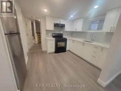 135 BALSAM AVENUE S Hamilton (Blakeley), Ontario