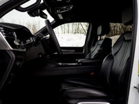 The Jeep Wagoneer Series delivers luxury, space, and capability in one confident full-size SUV. Tech... (image 9)