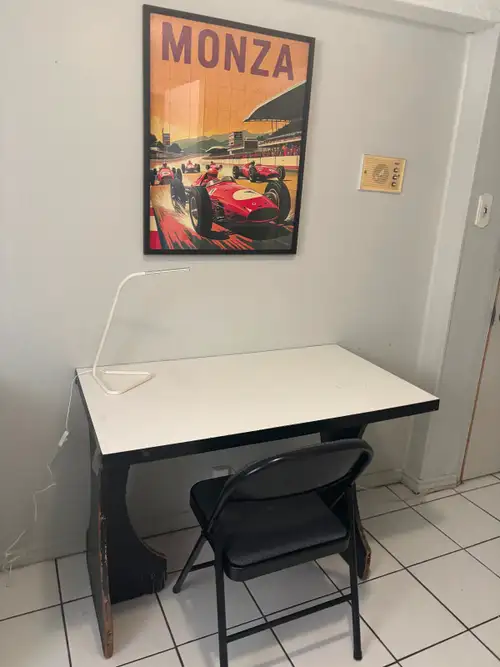 PARKINg -JUNIOR 1 BEDR PRIVATE WASHROOM KITCHINETTE long term or summer all utilities included wifi...