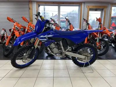 Clean bike with only 13.5 hours. Includes: FMF Silencer and Header, Pro Taper handlebars and grips *...