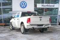 2019 Ram 1500 Classic ST Bright White Clearcoat HEMI 5.7L V8 VVT 8-Speed Automatic 4WD, Diesel Gray/... (image 5)