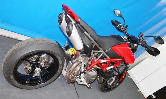 2020 Ducati Hypermotard 950 in Sport Bikes in City of Montréal - Image 7
