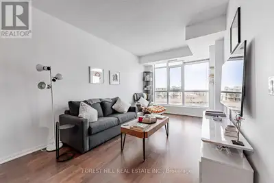 Stunning South Facing 1 Bedroom + Den With 1 Parking & 1 Locker In West Harbour City II - Proud Reci...