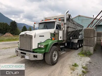 KENWORTH T800 STONE SLINGER TRUCK (Unit #02973) Located in Mission, BC, 146,617 KM*, 30,416 HRS*, Cu...