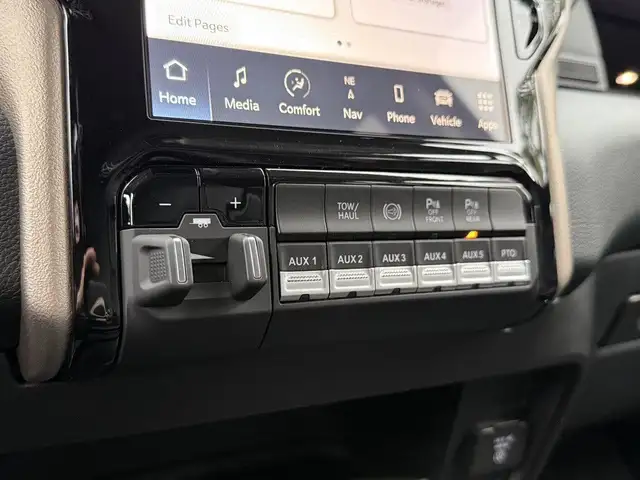 2024 Ram 5500 Heavy Duty Laramie 4x4 Crew Cab Cummins Service Tr in Heavy Trucks in Regina - Image 61