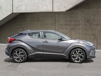 2020 Toyota C-HR XLE Premium. Equipped with: Black interior with Blue Accent Stitching, Heated Seats... (image 5)