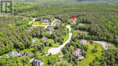 10 PINE HILLS COURT East Gwillimbury, Ontario