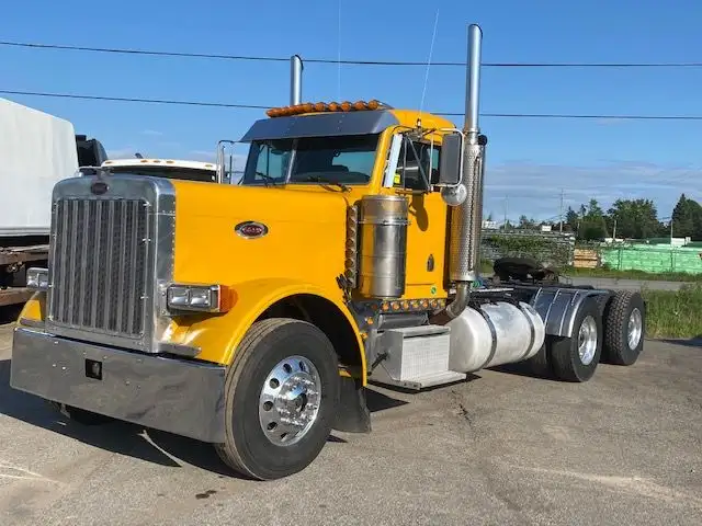 2005 PETERBILT 379L in Heavy Trucks in Ottawa - Image 3