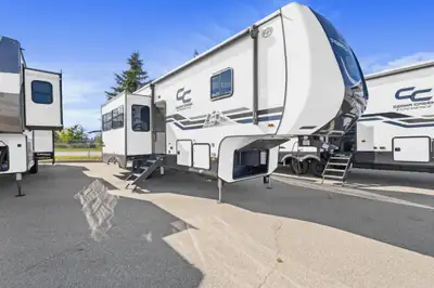 Specifications and Features: Exterior Length: 39' 0 Exterior Height: 13' 5 Exterior Width: 101 Dry W...