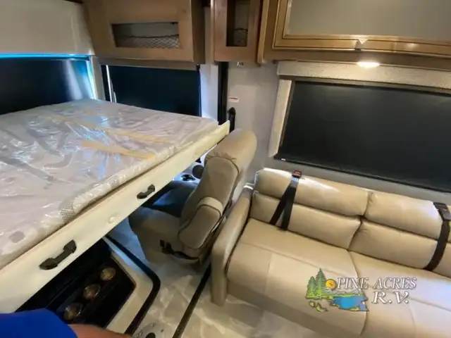 2021 Holiday Rambler Admiral 34J only 13 Milles in RVs & Motorhomes in Moncton - Image 16