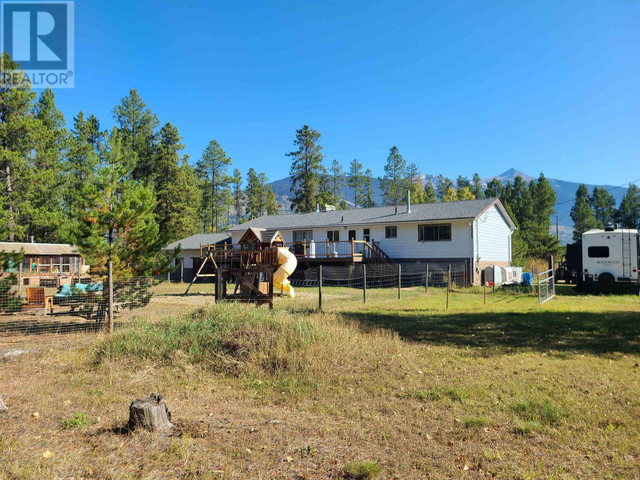 1505 S 5 HIGHWAY Valemount, British Columbia in Houses for Sale in Quesnel - Image 2