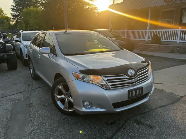 2010 Toyota Venza 4dr Wgn V6 AWD **ONE OWNER** | **NO ACCIDENT** in Cars & Trucks in City of Toronto - Image 6