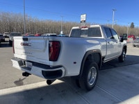 AMVIC Licensed Dealer Towing & Trailering Package | Heated Front Seats & Steering Wheel | 12.3 Drive... (image 8)