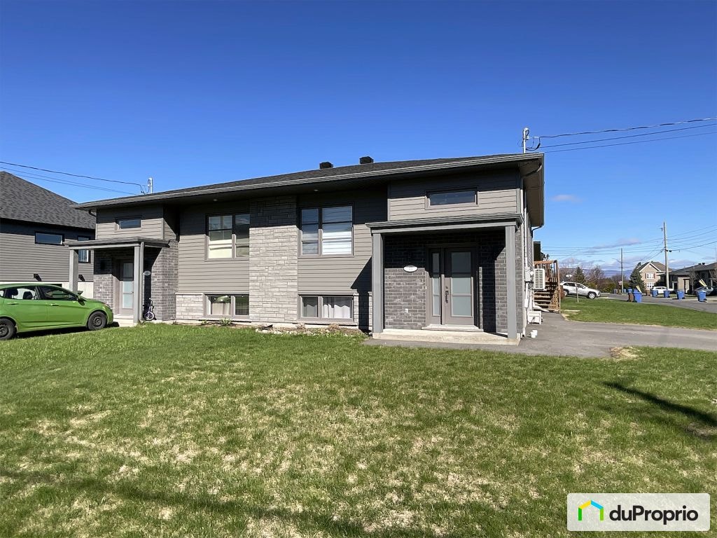 $346,000 - Semi-detached for sale in Berthier-Sur-Mer — photo 1