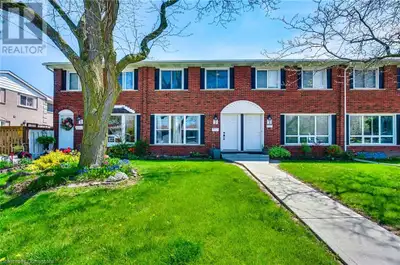Enjoy living in your 3 bed, 1.5 bath townhouse minutes from everything in Stoney Creek! Easy access...