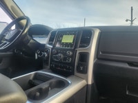 GARANTIE 1 ANS CREDIT DIRECT EN LIGNE AU WWW.AUTO-INTERNET.CA WOW 2018 RAM 1500 OUTDOORSMAN 4X4 FULL... (image 7)