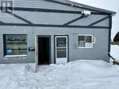 1300 square feet of commercial space available, very affordable and hard to find. Be creative and vi...