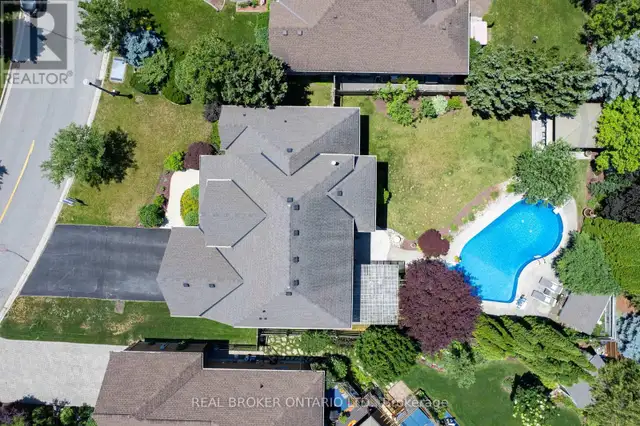 6 PIONEER TOWER CRESCENT Kitchener, Ontario in Houses for Sale in Kitchener / Waterloo - Image 13