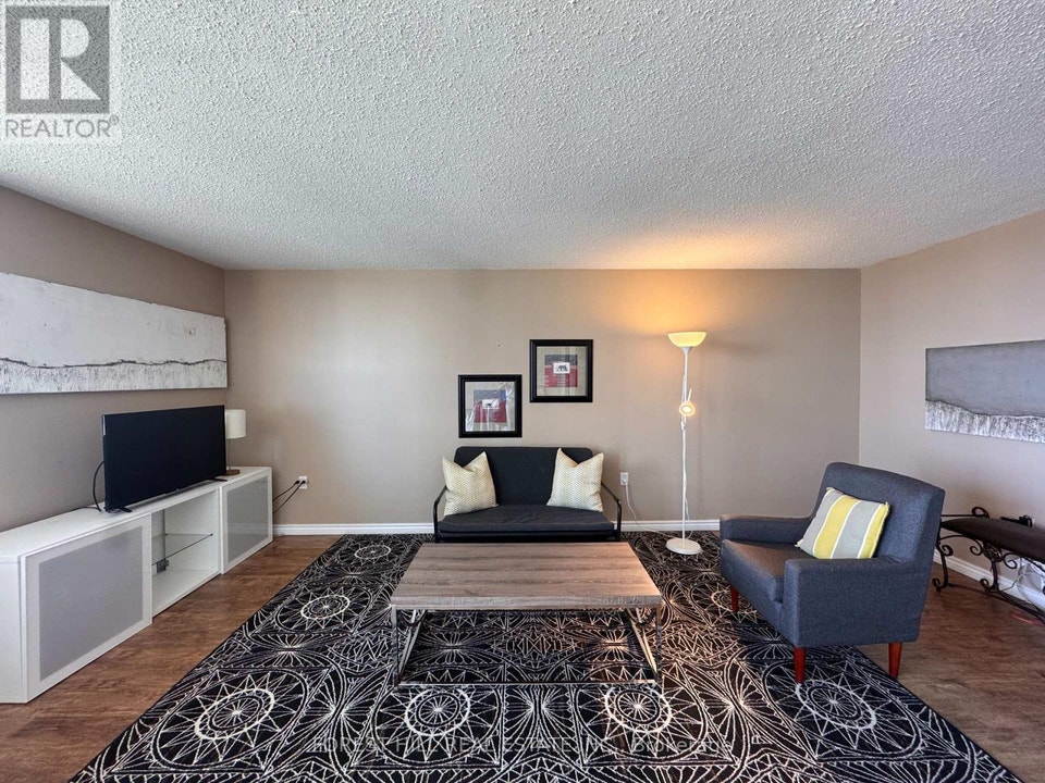 905 - 323 COLBORNE STREET London East (East K), Ontario 4