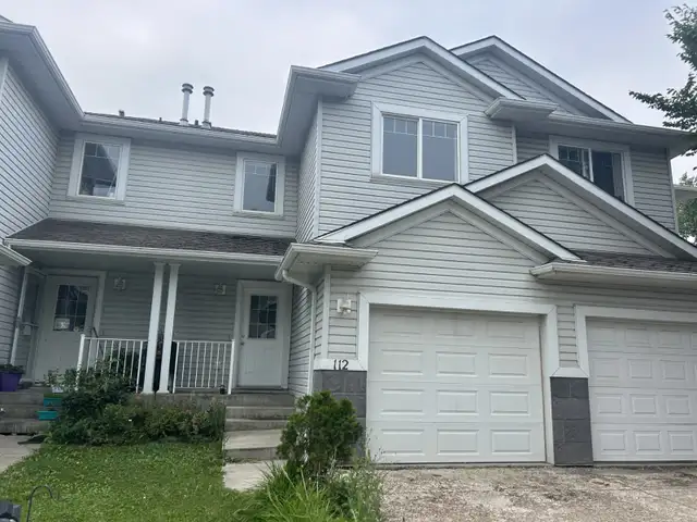 3 bedrooms, 1.5 bath townhouse in South East Edmonton