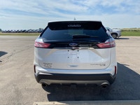 // EXCELLENT CONDITION! // Experience refined driving with the 2019 Ford Edge Titanium, now availabl... (image 5)