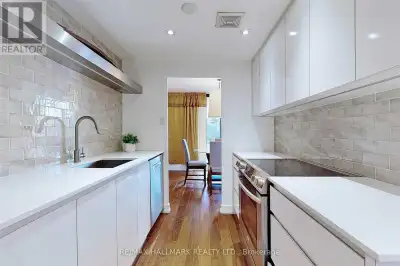 208 - 350 SENECA HILL DRIVE Toronto (Don Valley Village), Ontari