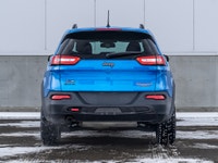 CARGET AUTOMOTIVE is thrilled to offer this 2017 Jeep Cherokee Trailhawk, an off-road-capable SUV fe... (image 7)