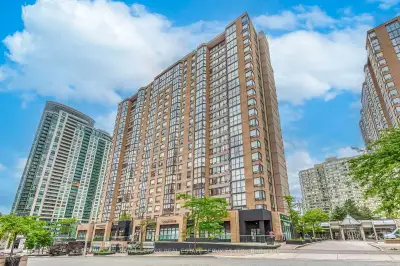 Price: $499,000 / $1,893/mo Bright and spacious condo in the heart of Mississauga, featuring 2 bedro...