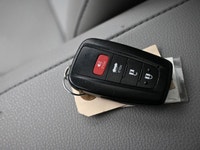 See Dealer Website for Details. 2022 Toyota Camry HYBRID XLE Engine: 4 Cylinder Engine 2.5L L/100Km... (image 4)