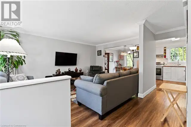 8117 LYNHURST Drive Niagara Falls, Ontario in Houses for Sale in St. Catharines - Image 17