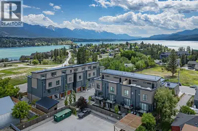 Discover lakeside luxury at Vista Heights, an exclusive enclave of eleven townhomes where modern des...