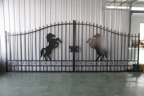 NEW WROUGHT IRON DRIVEWAY ENTRY GATE MANY DESIGNS & SIZE OPTIONS in Other in Winnipeg - Image 10