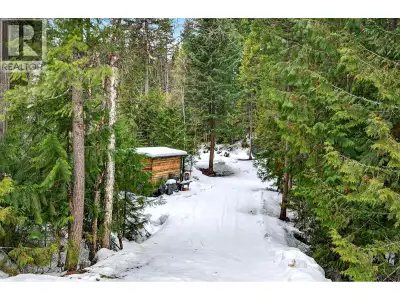 If you’ve been waiting for the right piece of land to build on, this might be it. Located in Sunshin...