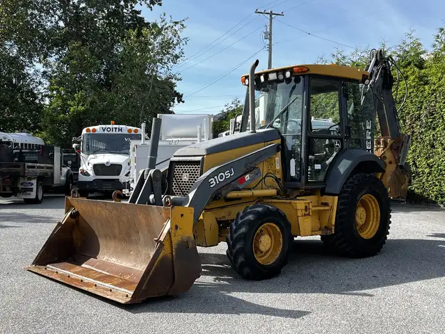 2010 John Deere 310SJ 4x4 Wheel Loader Extended Hoe 4 in 1 92 in in Heavy Trucks in Edmonton - Image 6