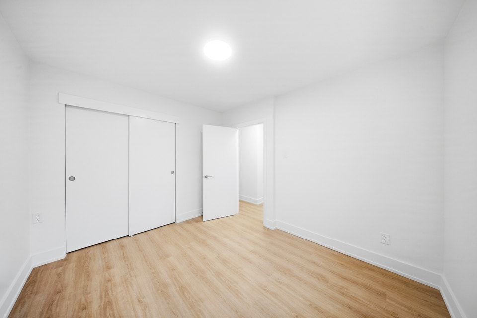 GORGEOUS 2 BEDROOM EAST YORK APARTMENTS! 5