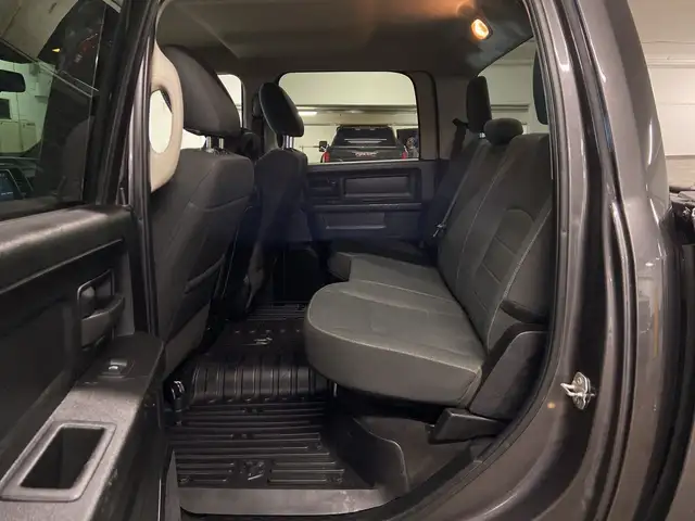 2023 Ram 1500 Classic Express 4x4 Crew Cab NIGHT PKG TOUCHSCREEN in Cars & Trucks in Calgary - Image 13
