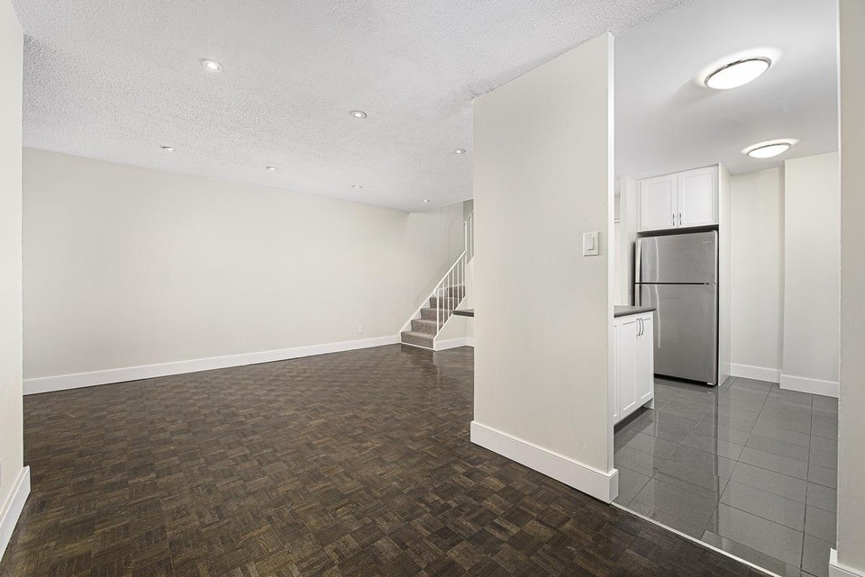 2 Bedroom Apartment for Rent - 7280 Darcel Ave 3